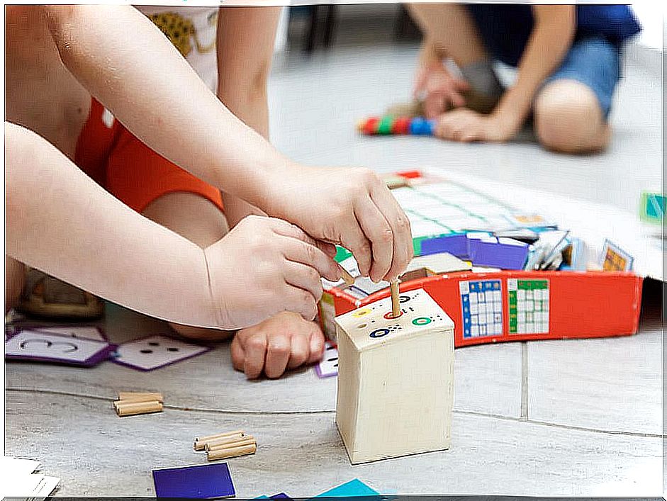 Using the Montessori method to educate children