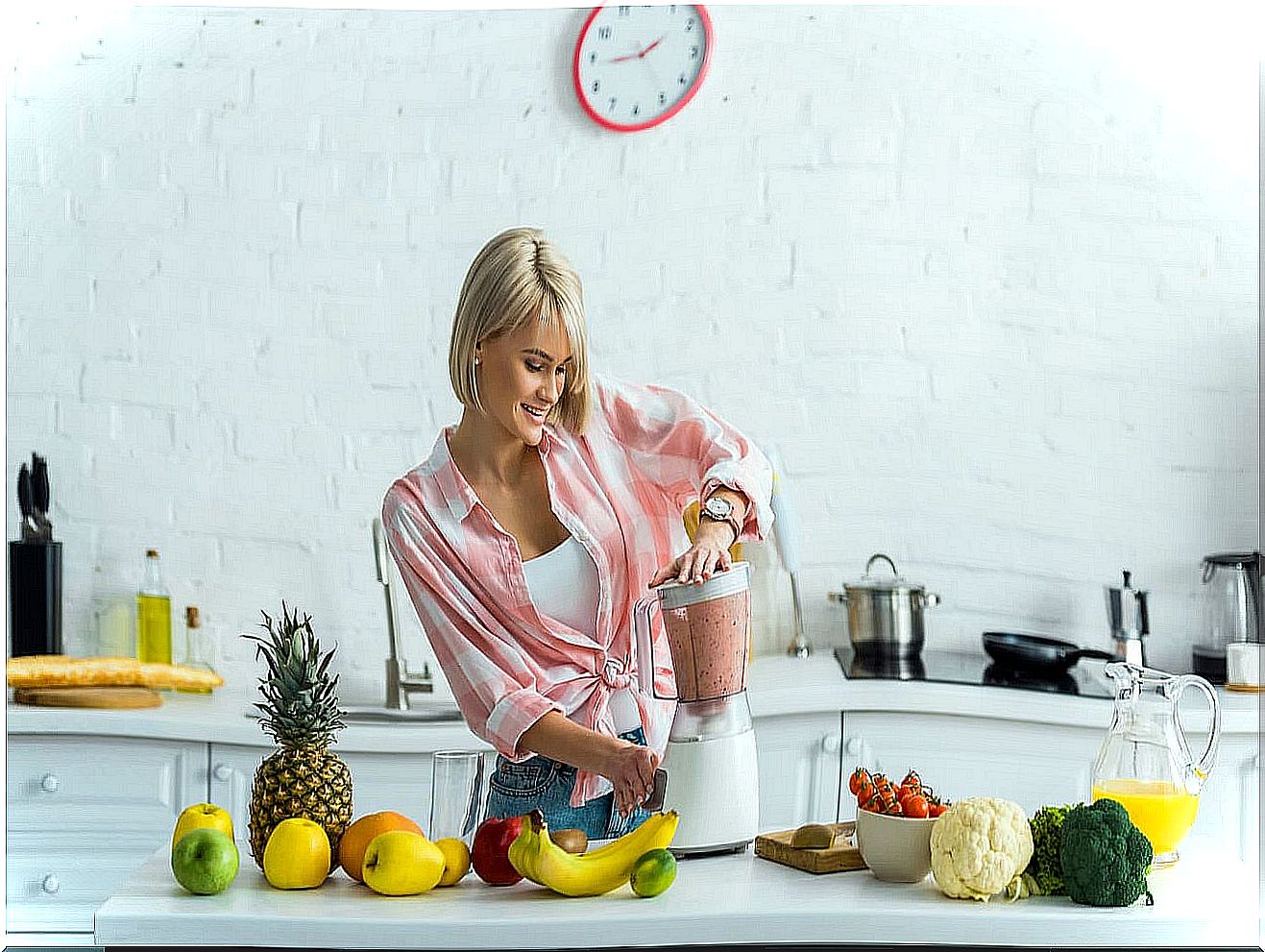 Making smoothies in the blender