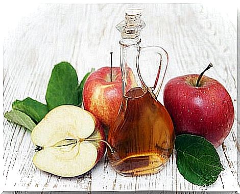 apple cider vinegar in a bottle