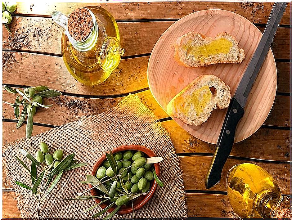 Bread with olive oil and herbs