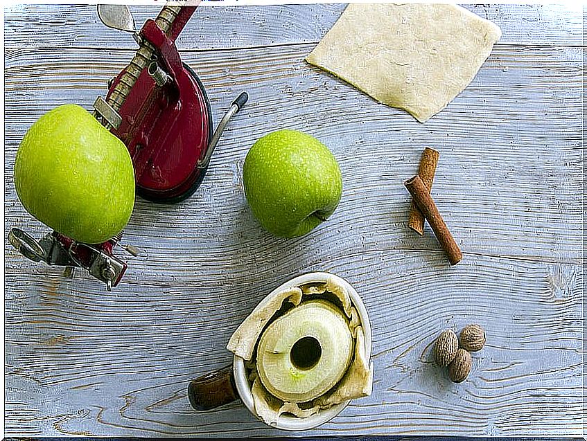 Ingredients for preparing apple dumplings.