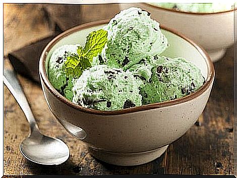 Oreo and mint ice cream