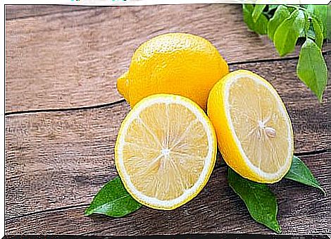 Lemon is one of the home remedies for irritated armpits