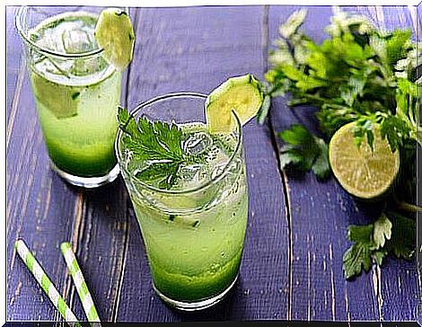 Parsley drink to cleanse the kidneys naturally