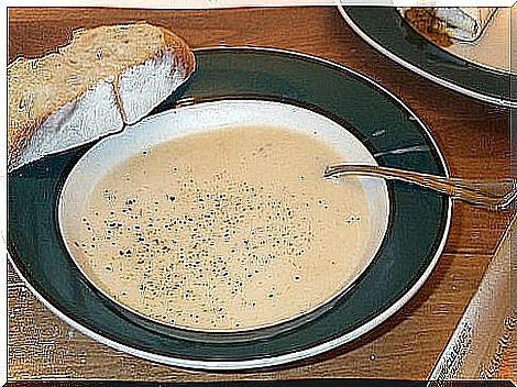 Flu Recipe: Onion Garlic Soup