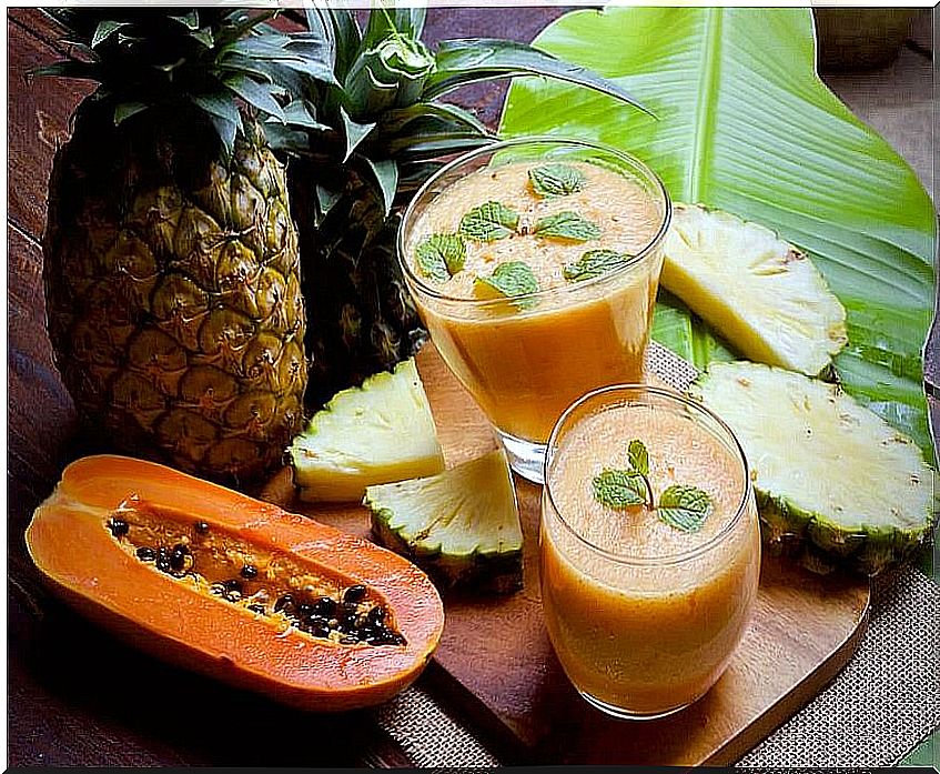 Pineapple and papaya smoothie