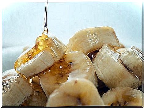 Banana-and-honey-mask-recipe-for-impurities.