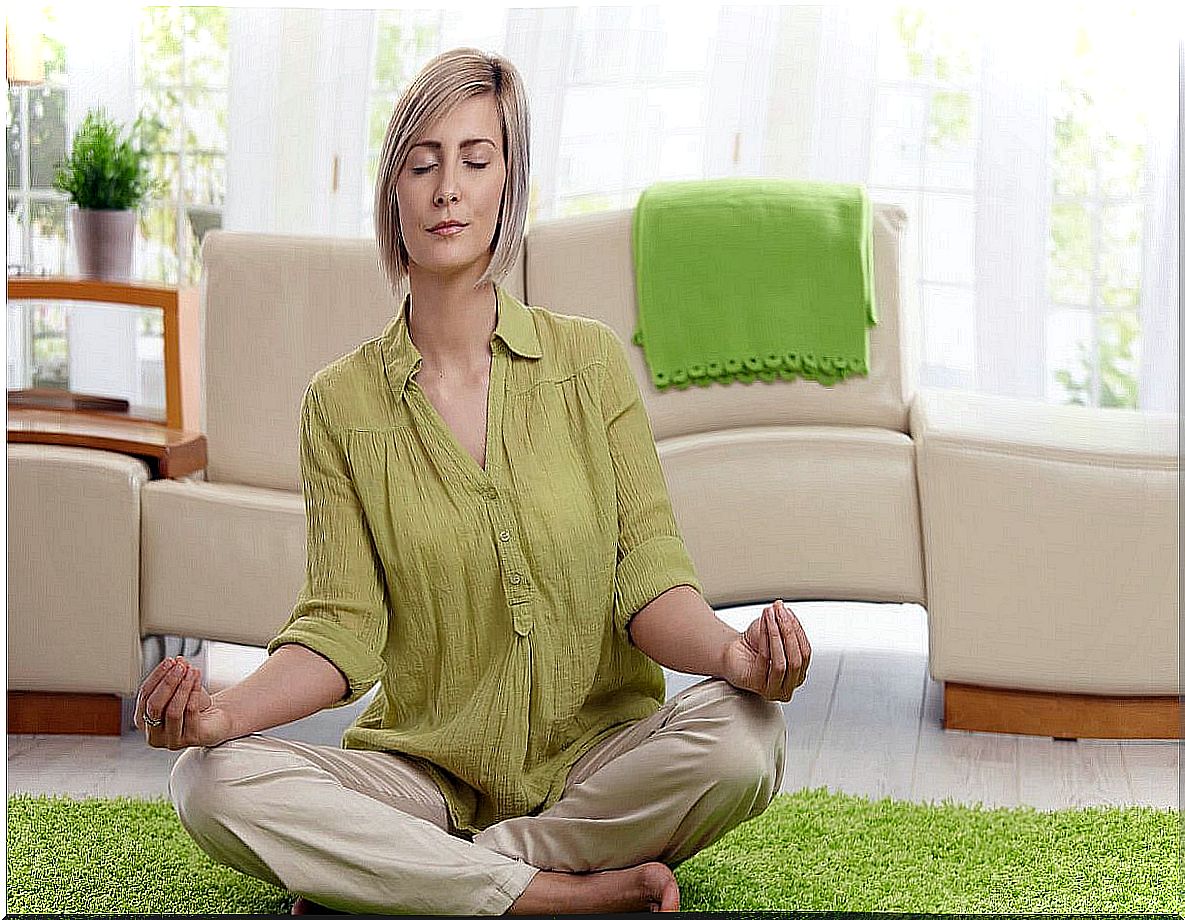 woman-meditating