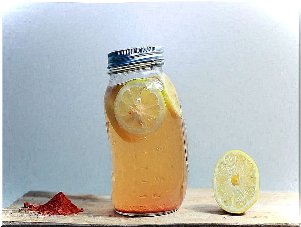 Turmeric and lemon tea for weight loss